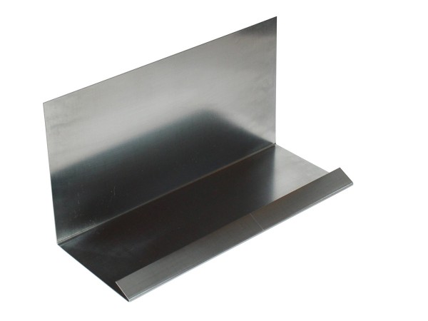 Wandanschlussblech mit Falz